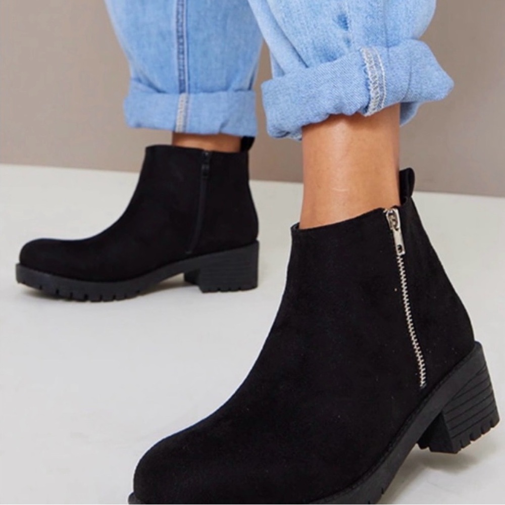 PrettyLittleThing Black Double Zip Faux Suede Ankle Boots - Size 7 - NWT